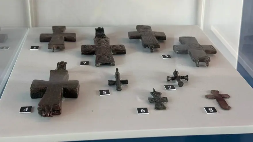 Papa'nın ziyareti öncesi İznik'te sergilenen 2 bin yıllık beddua 4 Papa'nın ziyareti öncesi İznik'te sergilenen 2 bin yıllık beddua 4