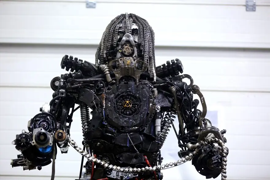 Atık araç malzemeleri motor ustasının elinde sanat eserine dönüşüyor 8