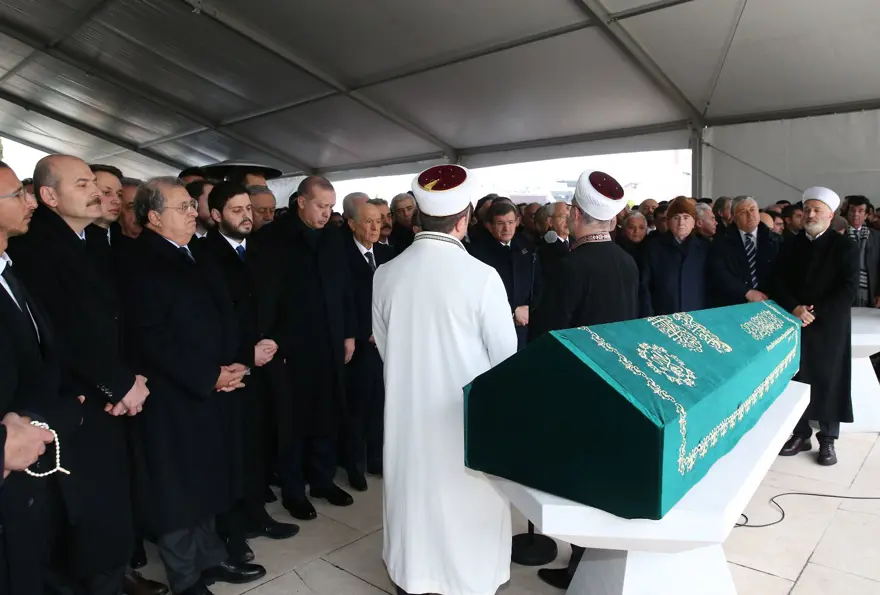 Yavuz Yılmaz son yolculuğuna uğurlandı 71 Yavuz Yılmaz son yolculuğuna uğurlandı 71