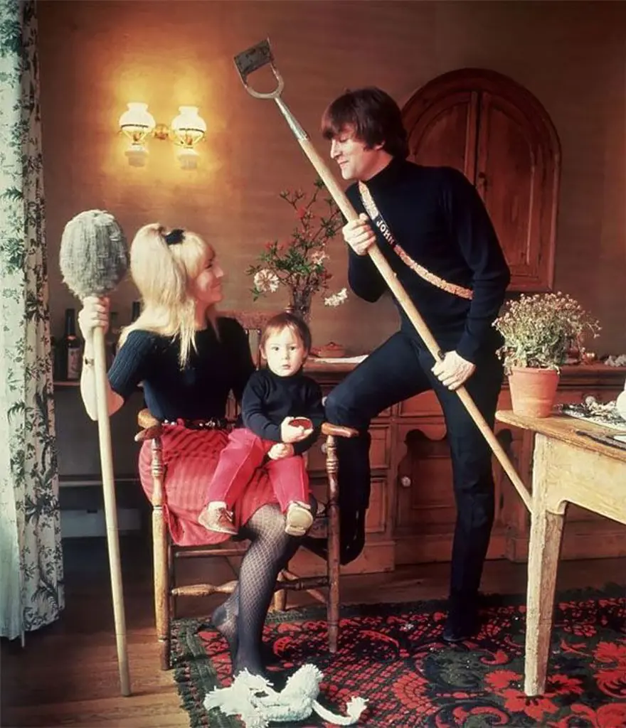 John Lennon'ın ilk evliliğinden fotoğrafları ortaya çıktı 5