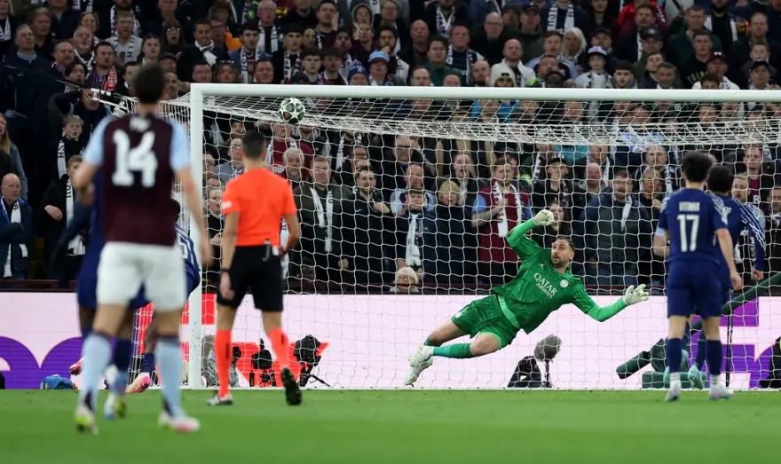 Şampiyonlar Ligi'nde futbolcuları güldüren hata: Seremonide yanlış şarkı çalındı 8 Şampiyonlar Ligi'nde futbolcuları güldüren hata: Seremonide yanlış şarkı çalındı 8