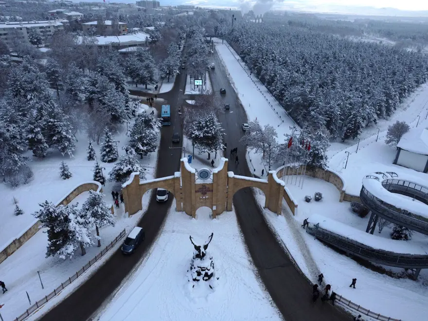 Yurdun bir tarafından yaz diğer tarafında kara kış yaşandı 6