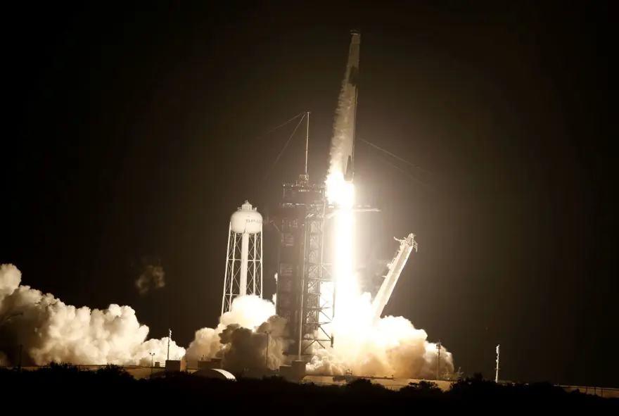 SpaceX ve NASA'dan uzaya ilk "operasyonel" mürettebatlı uçuş 4