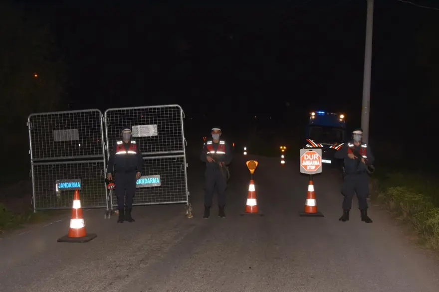 Kütahya'da bir mahalle ve dört sokağa corona virüs karantinası 5