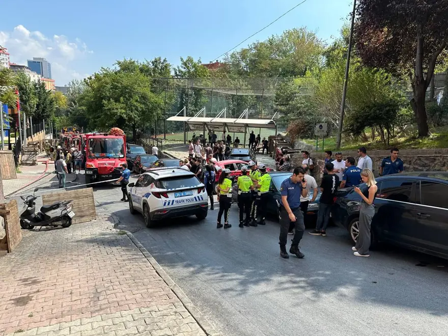 Şişli’de plazada yangın paniği 3 Şişli’de plazada yangın paniği 3