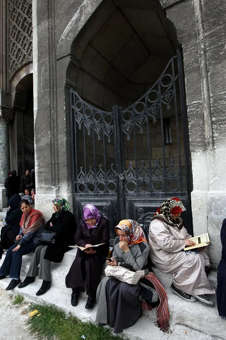 1.5 milyon aday ter döktü 13