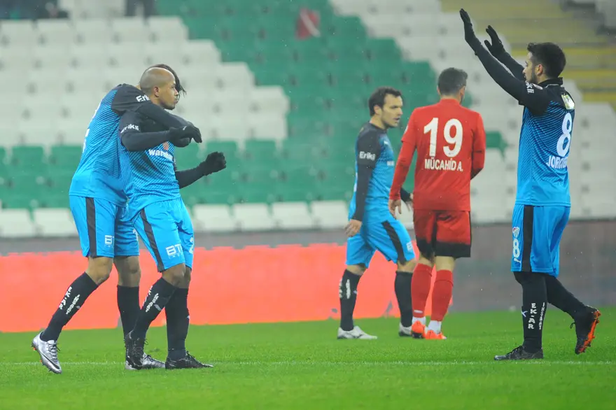 Seremoniye çevik kuvvet montlarıyla çıktılar 6