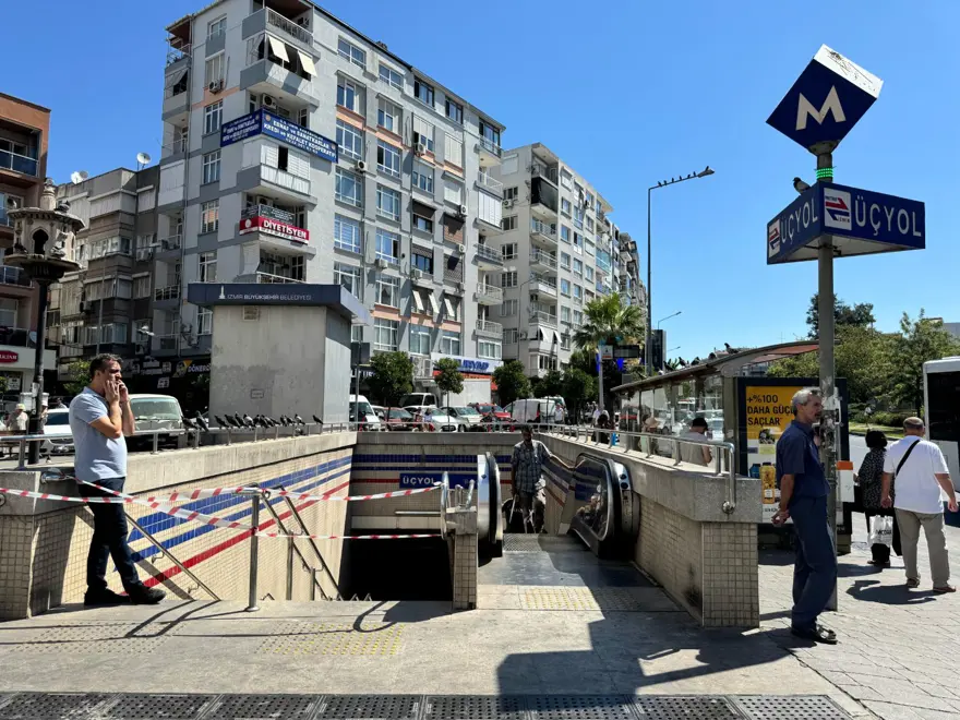 İzmir metrosunda Üçyol istasyonunda yürüyen merdivenkazası: 11 yaralı 3 İzmir metrosunda Üçyol istasyonunda yürüyen merdivenkazası: 11 yaralı 3