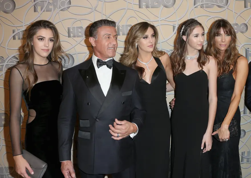Sylvester Stallone’nin kızları Altın Küre’de 4