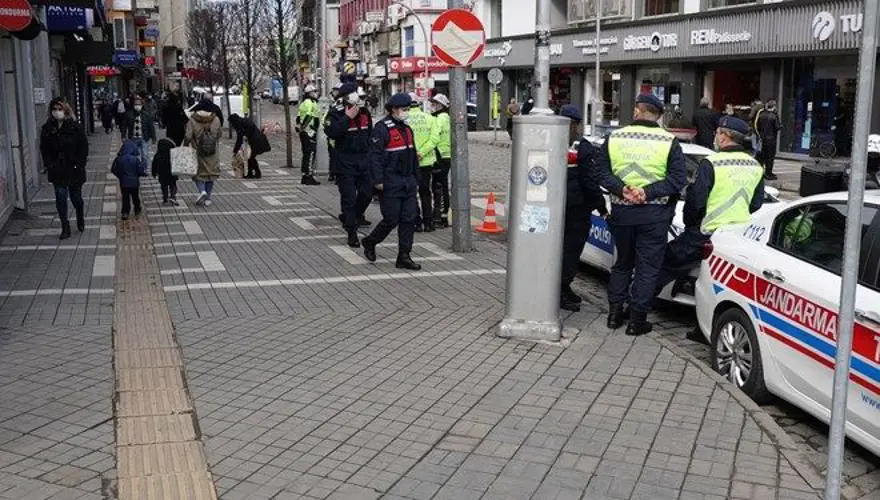 İLK SOKAĞA ÇIKMA KISITLAMASI 8 İLK SOKAĞA ÇIKMA KISITLAMASI 8