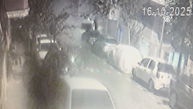 Gaziosmanpaşa'da panik anları: El yapımı patlayıcı atıp kaçtı