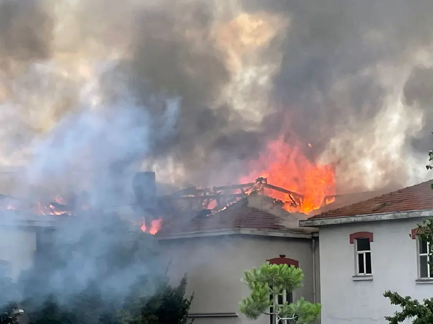 İstanbul Balıklı Rum Hastanesi&#x27;nde tahliye seferberliği 1
