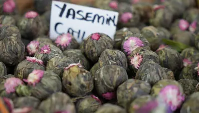 Kilosu altınla yarışınca ilgi azaldı: Onun yerine kış çayları satılıyor