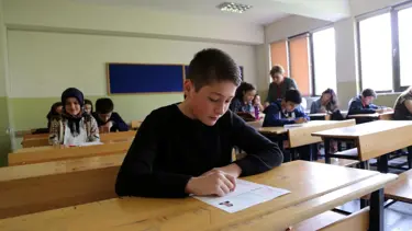 TEOG'da en az 230 net yapan iyi okula girecek