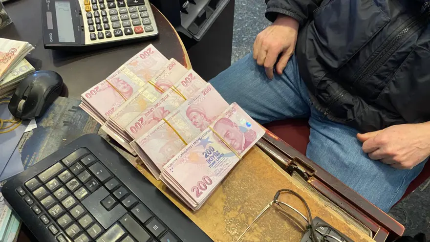 Paranın fazla olduğunu fark etti: Bankadan verilen 100 bin lirayı iade etti 4