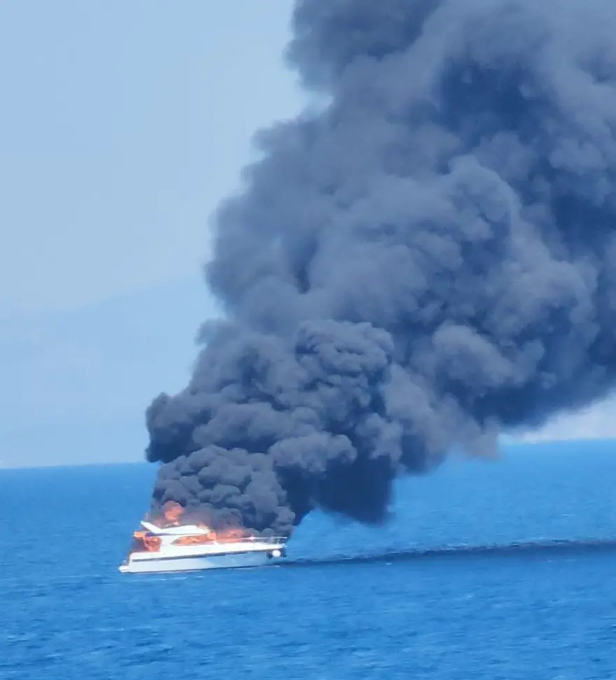 Bodrum açıklarında can pazarı (Tekne alev alev yandı) 4 Bodrum açıklarında can pazarı (Tekne alev alev yandı) 4