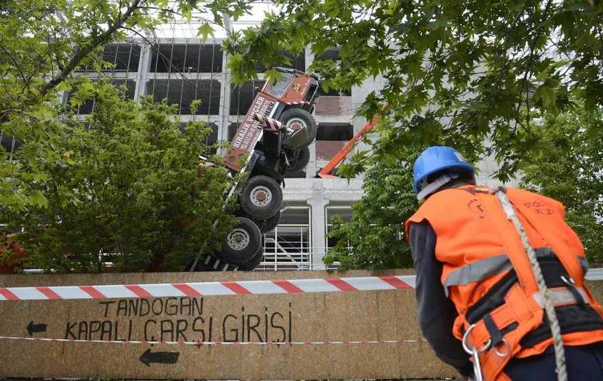 YHT Garaj inşaatında kaza 8