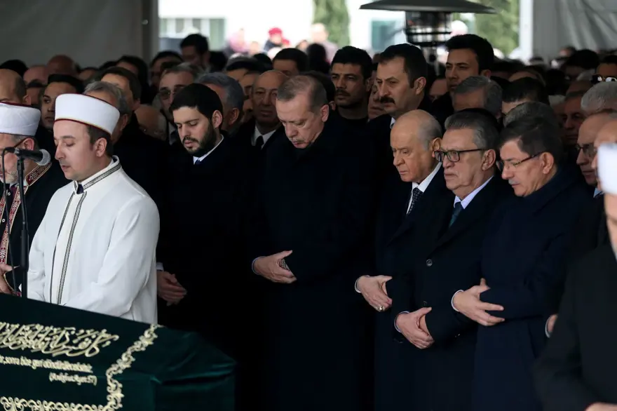 Yavuz Yılmaz son yolculuğuna uğurlandı 83 Yavuz Yılmaz son yolculuğuna uğurlandı 83