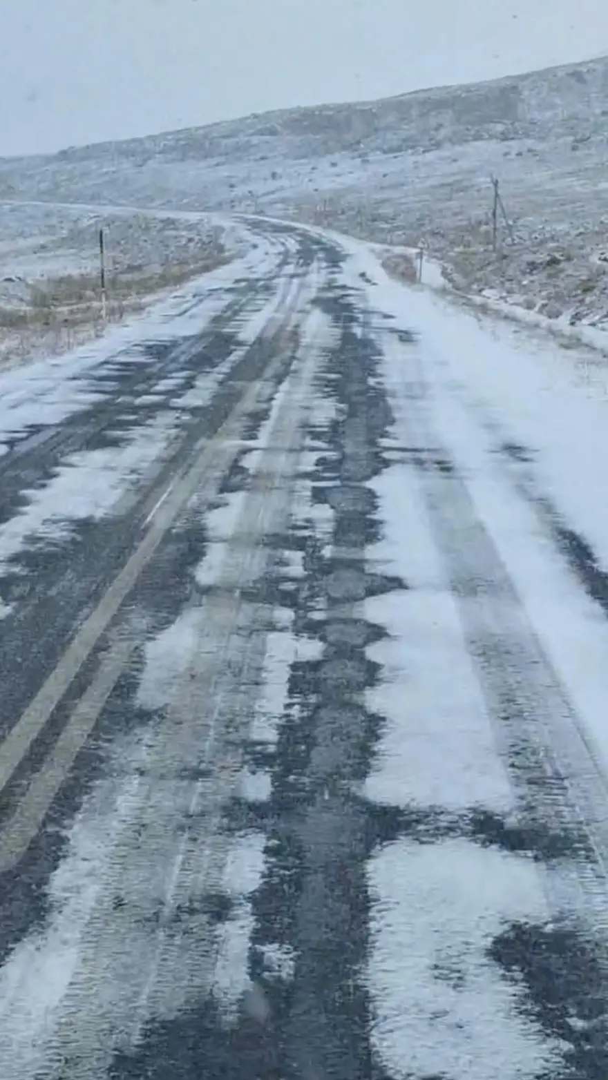 Yeni güne kar vetipiyle başladılar: Köyler beyaz örtüyle kaplandı 4
