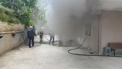 Korkutan anlar: Yangında evde iki çocuk mahsur kaldı