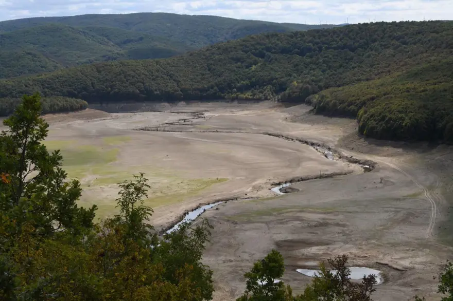 Trakya'da, İstanbul'un suyunu karşılayan barajlar kurudu 9