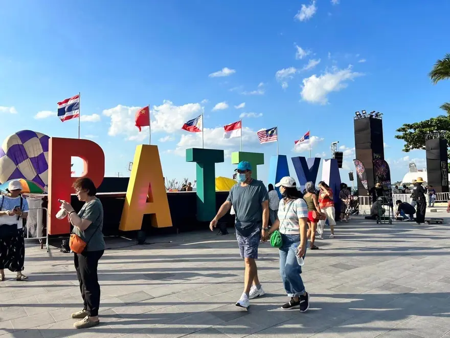 Tayland'da havai fişek festivali renkli görüntüler oluşturdu 1