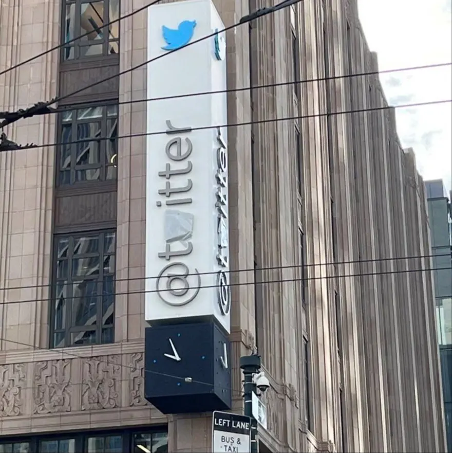 Elon Musk Twitter Genel Merkezi’nin tabelasını değiştirdi: Göğüsçü 3 Elon Musk Twitter Genel Merkezi’nin tabelasını değiştirdi: Göğüsçü 3