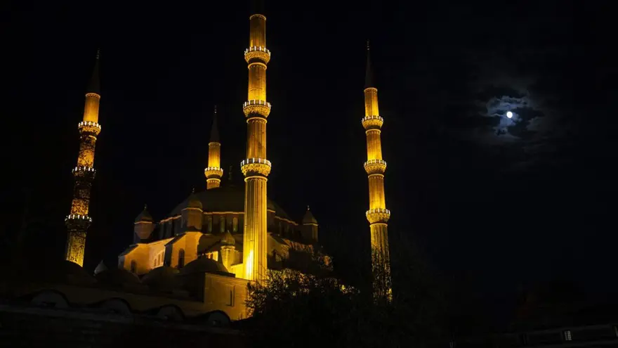 ESKİŞEHİR'DE İFTAR SAAT KAÇTA? 1 ESKİŞEHİR'DE İFTAR SAAT KAÇTA? 1