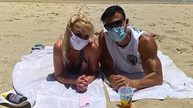 Britney Spears ile sevgilisi Sam Asghari maskeyle güneşlendi