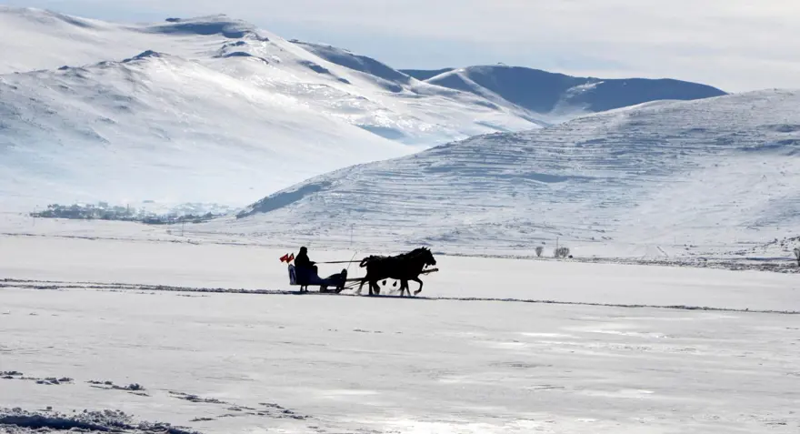Turizmcilerin yeni rotası Çıldır Gölü 4