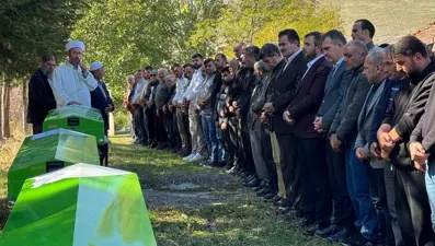 Pazardan mezara: 3 kardeş ve enişteleri yan yana defnedildi