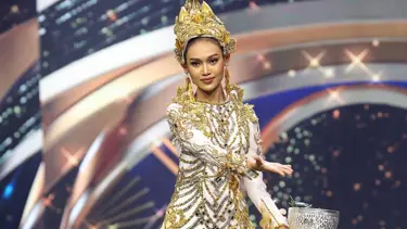 Myanmar Güzellik Kraliçesi: Lütfen bizi kurtarın