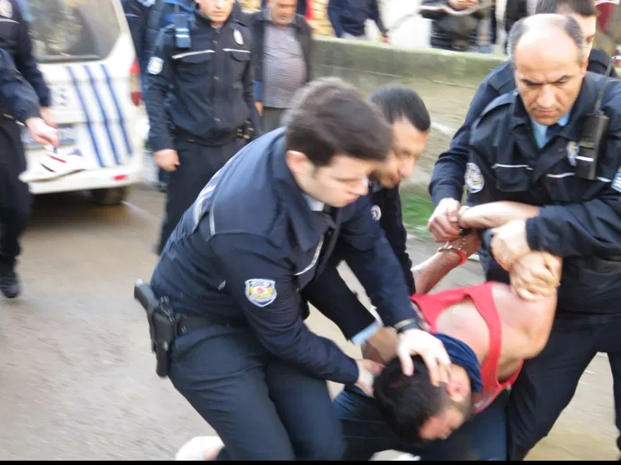 Maltepe'de polisten kaçan şüpheli ortalığı birbirine kattı 2 Maltepe'de polisten kaçan şüpheli ortalığı birbirine kattı 2