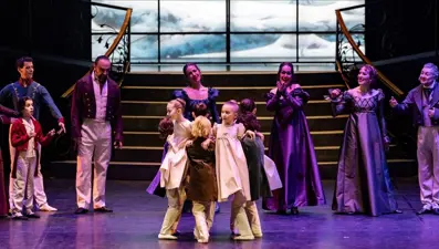 Fındıkkıran balesi Süreyya Opera Sahnesi'nde sanatseverlerle buluştu