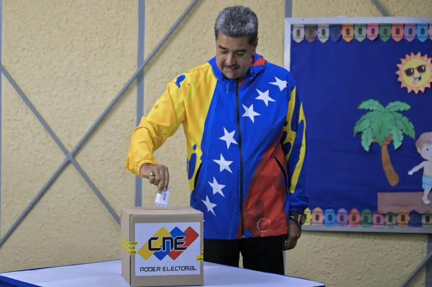 MADURO OYUNU KULLANDI, "SAYGI" ÇAĞRISI YAPTI 7