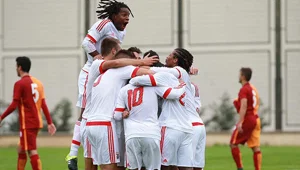 Galatasaray:1 - Benfica:11 (UEFA Gençlik Ligi) Galatasaray:1 - Benfica:11 (UEFA Gençlik Ligi)