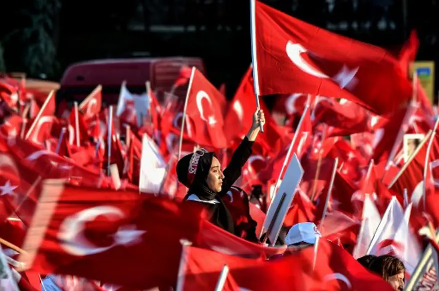 Yabancı ajansların gözüyle İstanbul'da 15 Temmuz 18 Yabancı ajansların gözüyle İstanbul'da 15 Temmuz 18