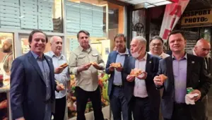 Brezilya Devlet Başkanı Jair Bolsonaro, New York'ta pizzacıya alınmadı