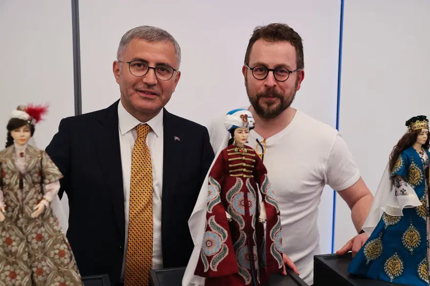 'Hanım Sultanlar' sergisi yurt dışında ilk kez New York'ta Türkevi'nde açıldı 2