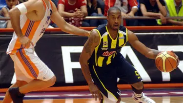 Fenerbahçe Ülker yarı finalde: 74-92