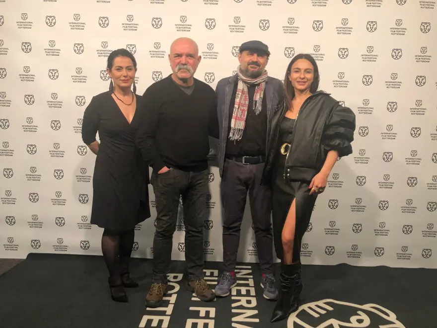 Ercan Kesal'ın ilk yönetmenlik denemesi Nasipse Adayız'a RotterdamFilm Festivali’nde gala 