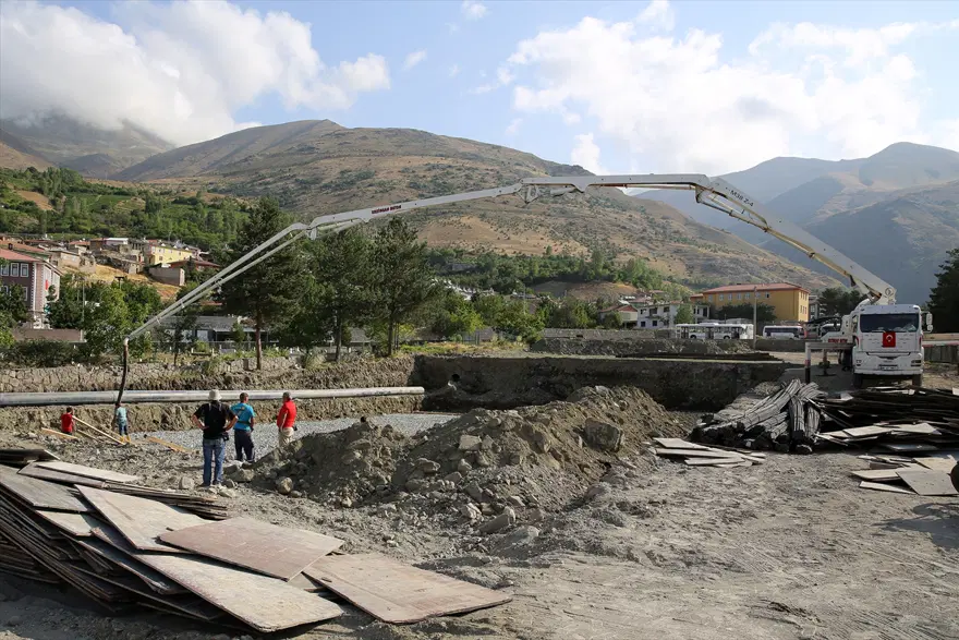 Düştüğü dereden beton pompasıyla kurtarıldı 6