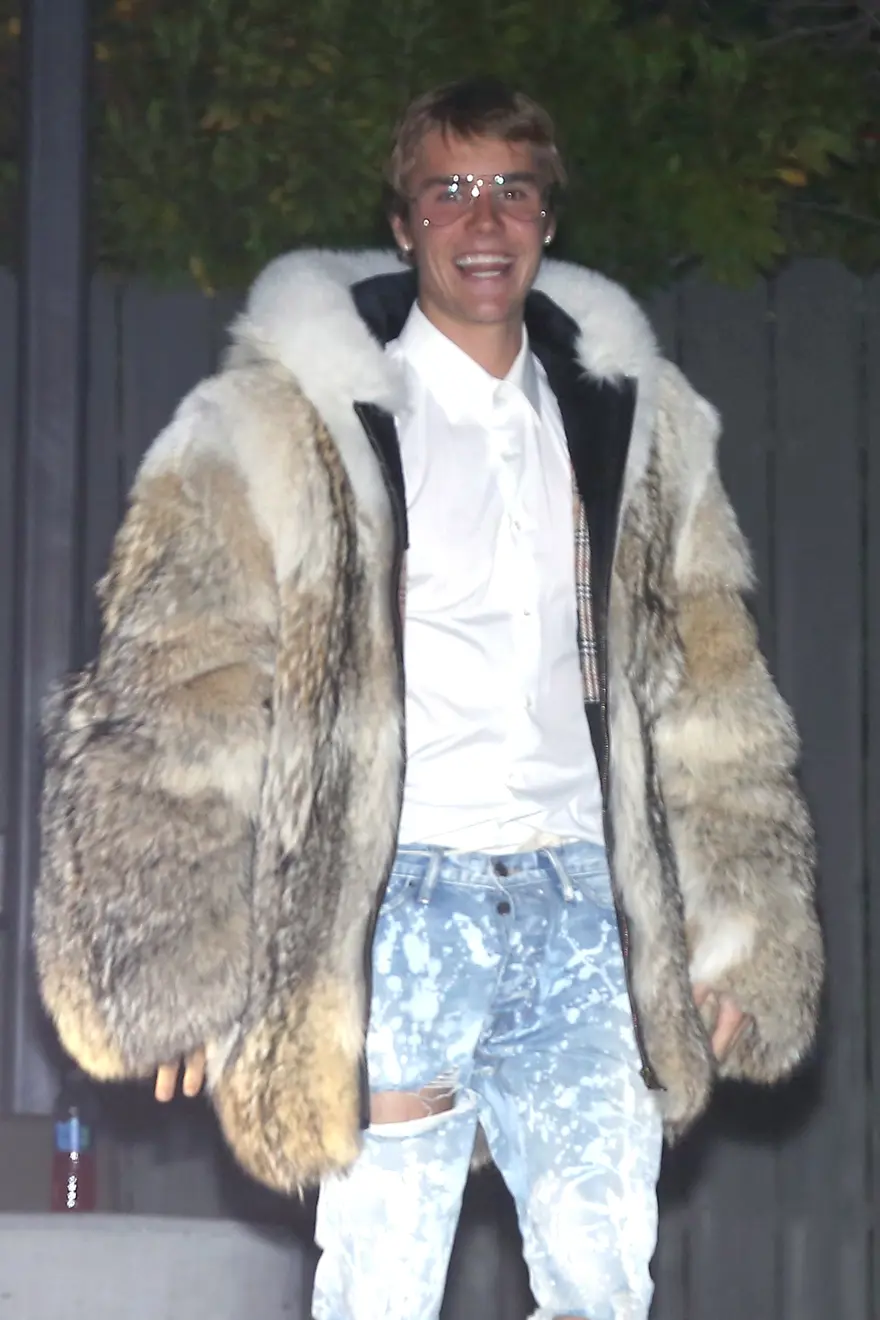Kürk paltolu Justin Bieber’a hayvan hakları savucularından tepki 5