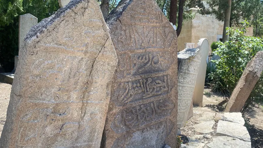 Anadolu Türklüğü'ne ait ilk şehitlik: Cennet Çukuru! Büyük mezar taşlarıyla dikkat çekiyor 4