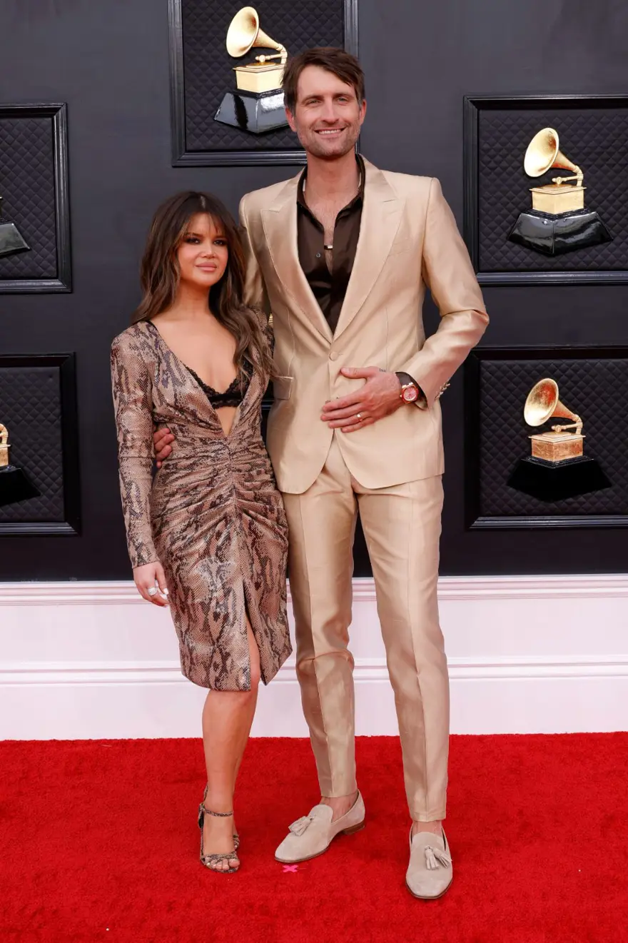 2022 Grammy Ödülleri kırmızı halısında ünlülerden aşk pozları 11