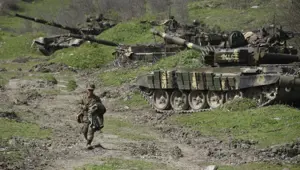 Azerbaycan Ermeni ordusuna ait mevzileri vurdu Azerbaycan Ermeni ordusuna ait mevzileri vurdu