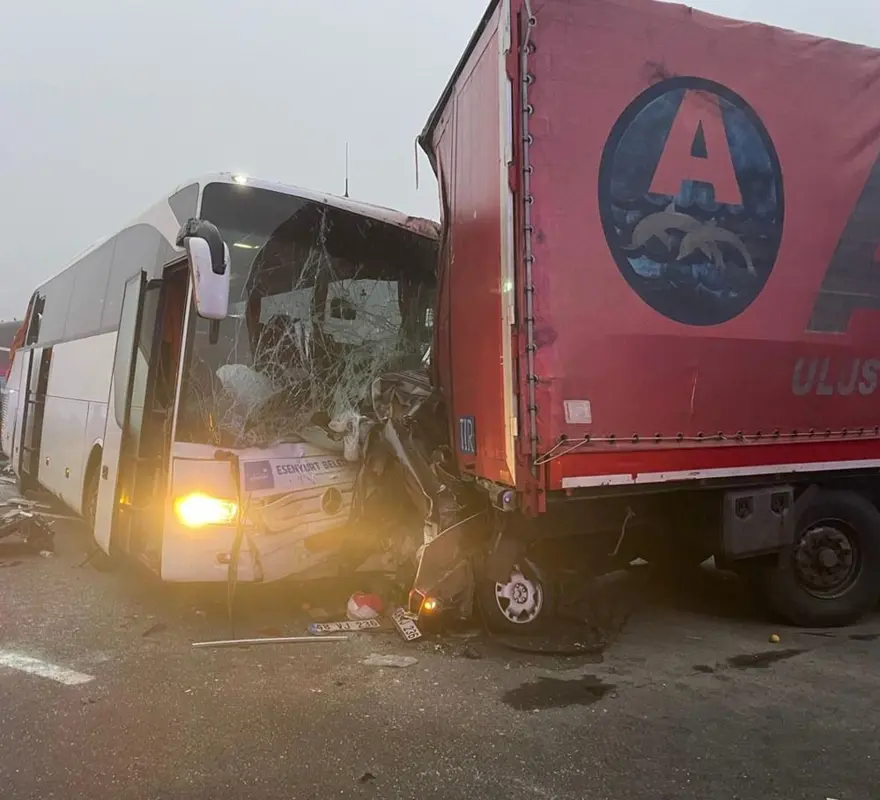 Kuzey Marmara Otoyolu'nda 11 kişinin öldüğü kazada tutuklu sanıklara tahliye 7 Kuzey Marmara Otoyolu'nda 11 kişinin öldüğü kazada tutuklu sanıklara tahliye 7