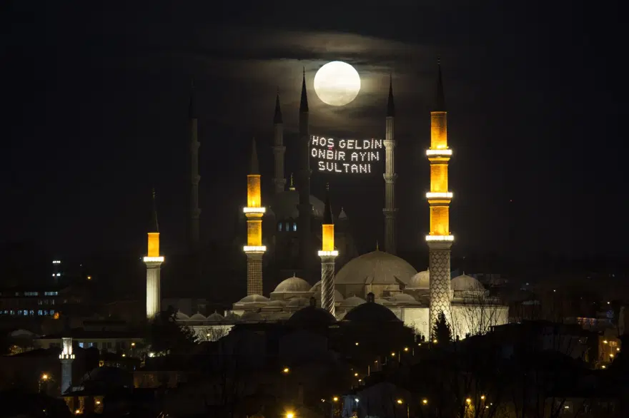 Türkiye'de görsel şölen: Dolunay manzaraları nefes kesti 10