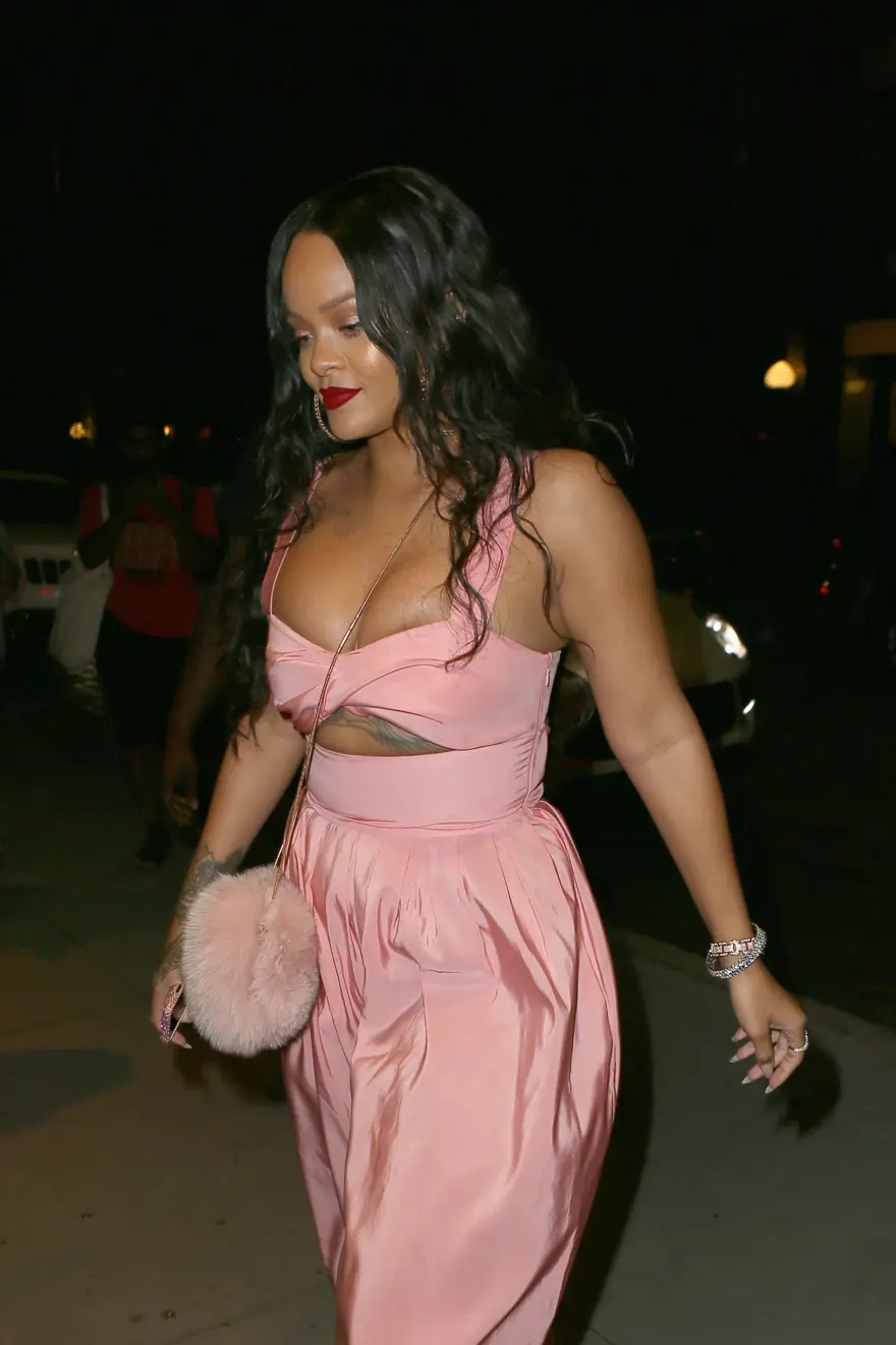 Rihanna’nın pembe stili 5