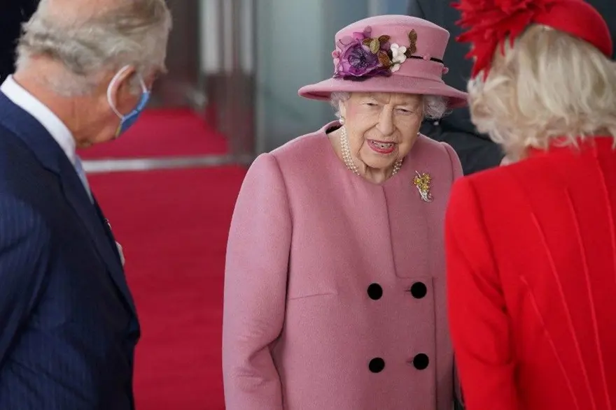 Virüse yakalanan Kraliçe 2. Elizabeth'in sanal toplantıları da iptal 1